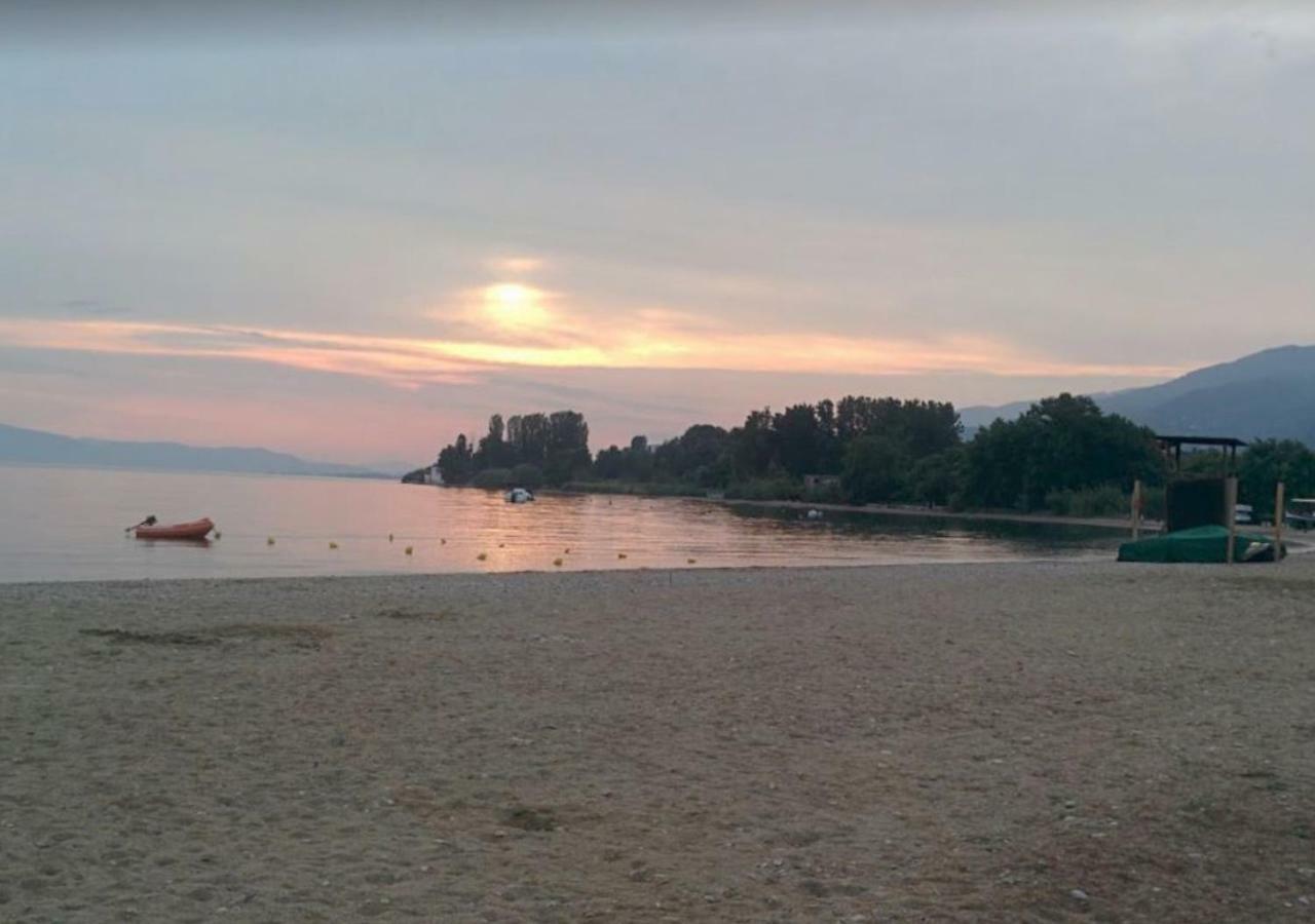 Harmony Seaside Apartments Koropi Buitenkant foto